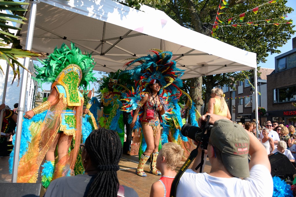 ../Images/Zomercarnaval Noordwijkerhout 208.jpg